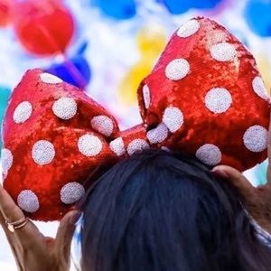 NWT Disney Minnie Mouse bow